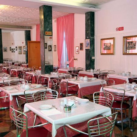 Hotel Parigi Rimini Exterior photo