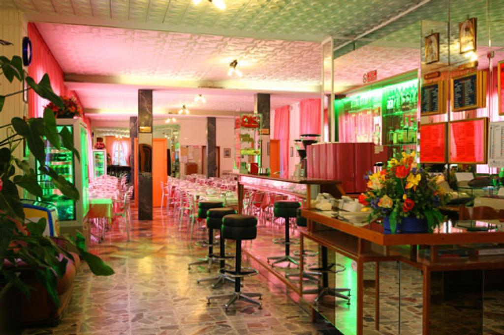 Hotel Parigi Rimini Exterior photo