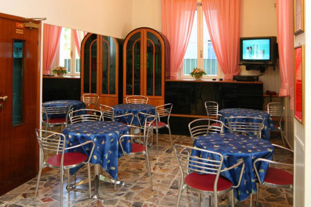 Hotel Parigi Rimini Exterior photo